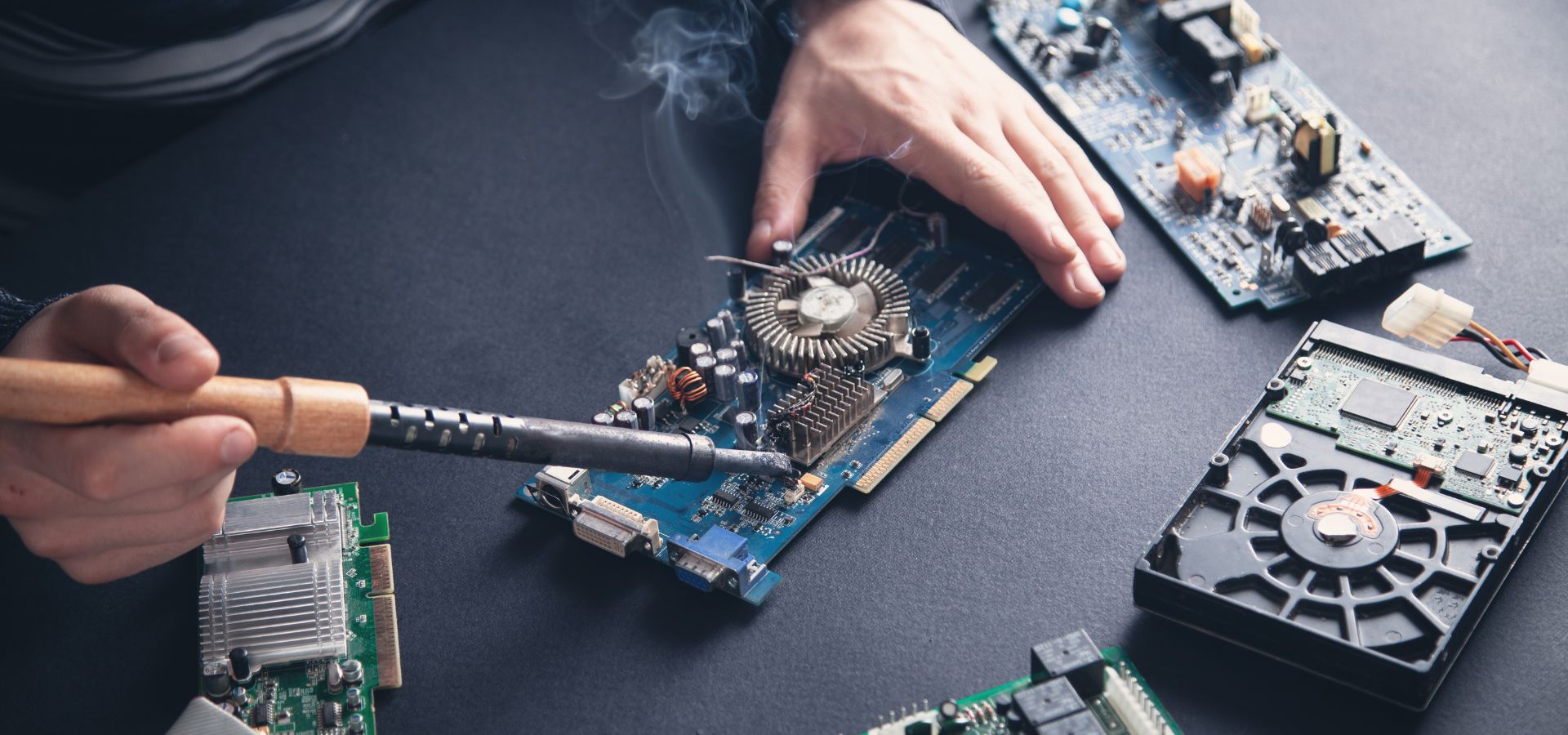 Essential Lessons for Hardware Startups to Avoid Running Out of Investment
